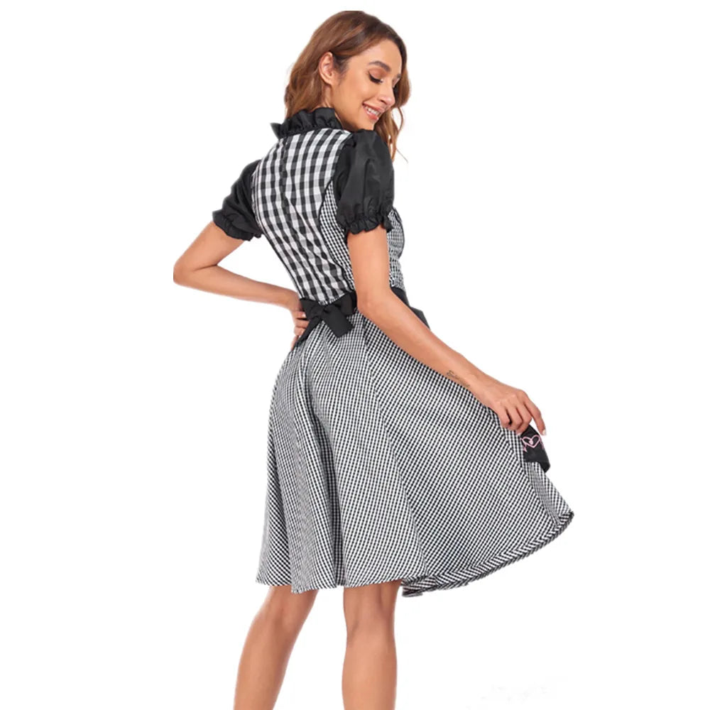 Fall in love with our elegant women's Oktoberfest dirndl with apron – traditional design and stylish decorations for your perfect appearance