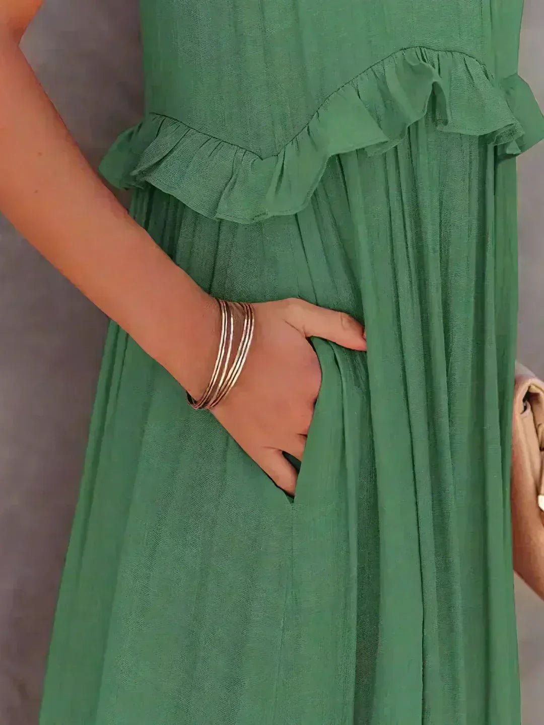 ANETA | Stylish and elegant sleeveless dress with beautiful ruffles