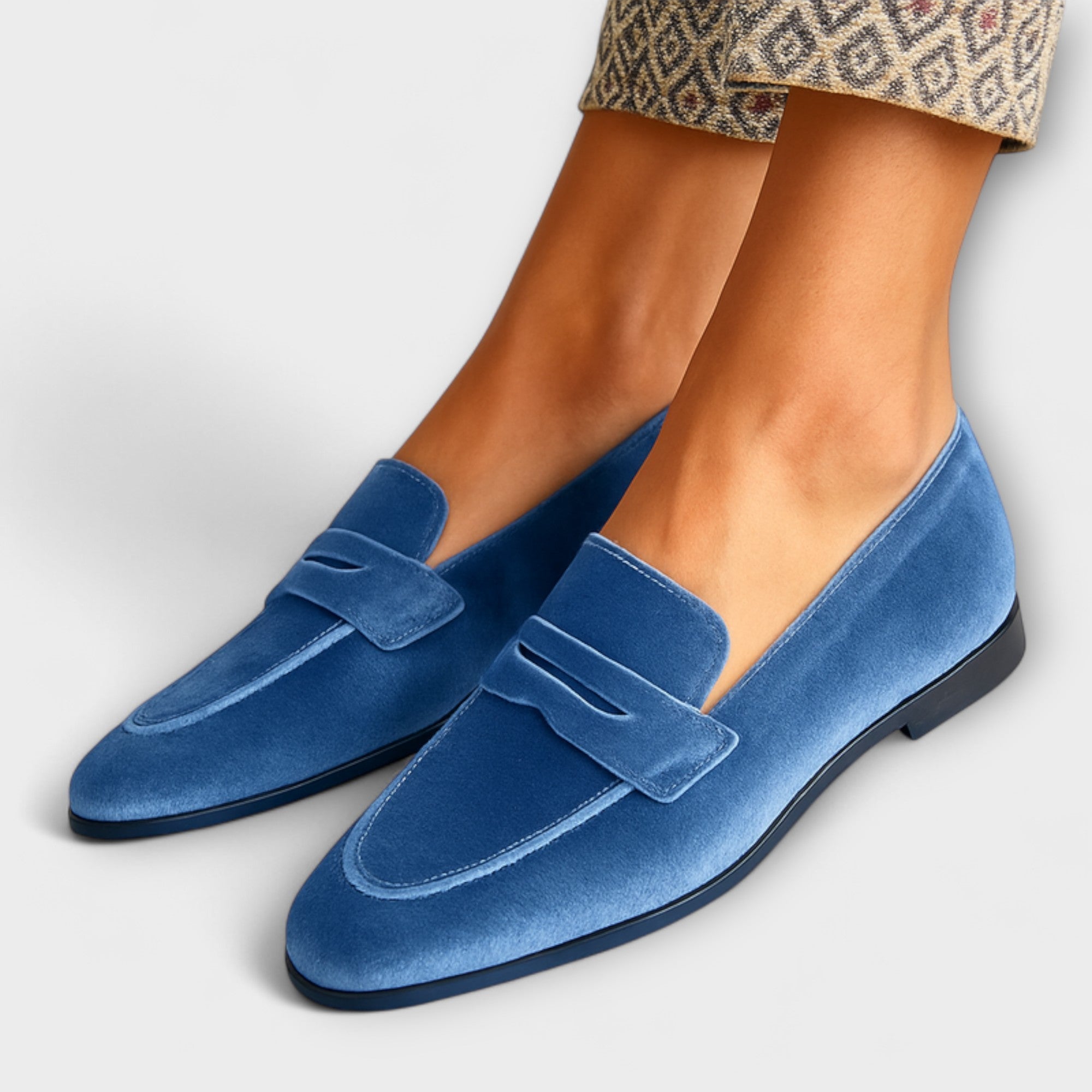 Louise Luxe Elegant Soft Velvet Loafers for a Stylish Look