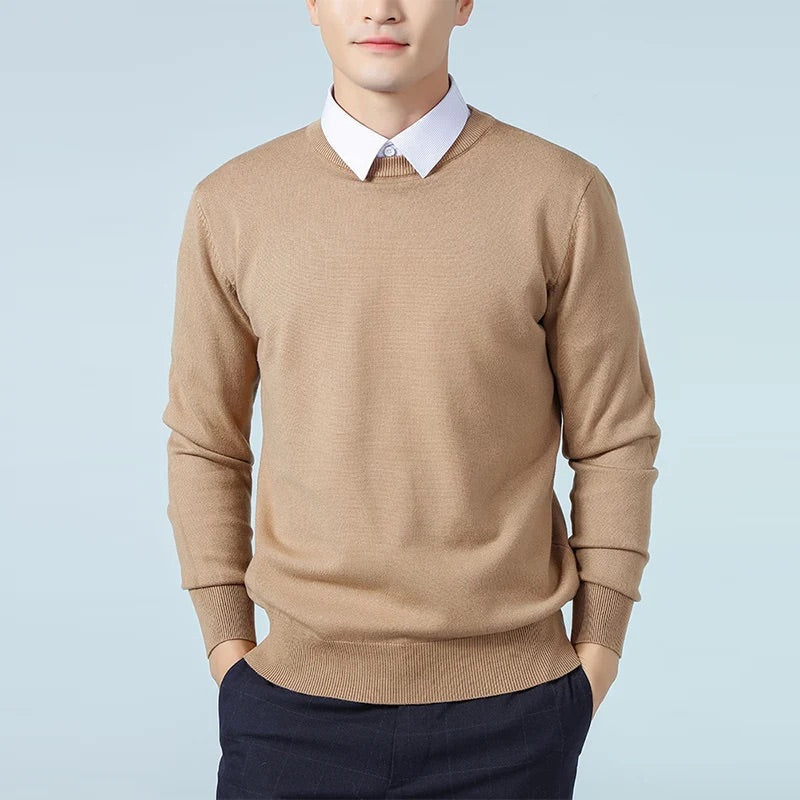 Men's Brushed Wool-Blend O-Neck Pullover with Fringed Trim