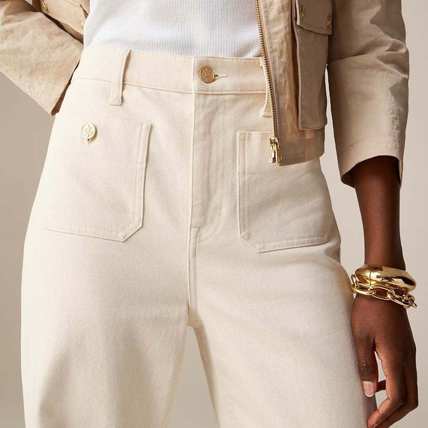 Women High-Rise Flare Jeans with Front-Button Pockets