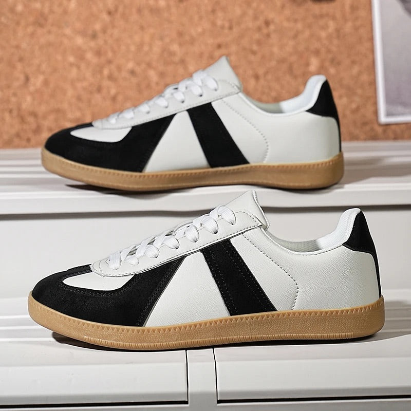 Women Canvas Sneakers with Contrast Details and Cushioned Sole