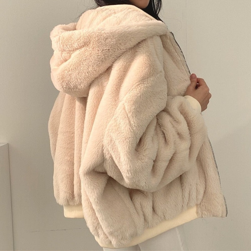 Alyssa™ - Elegant and Trendy Warm Jacket for a Modern Look