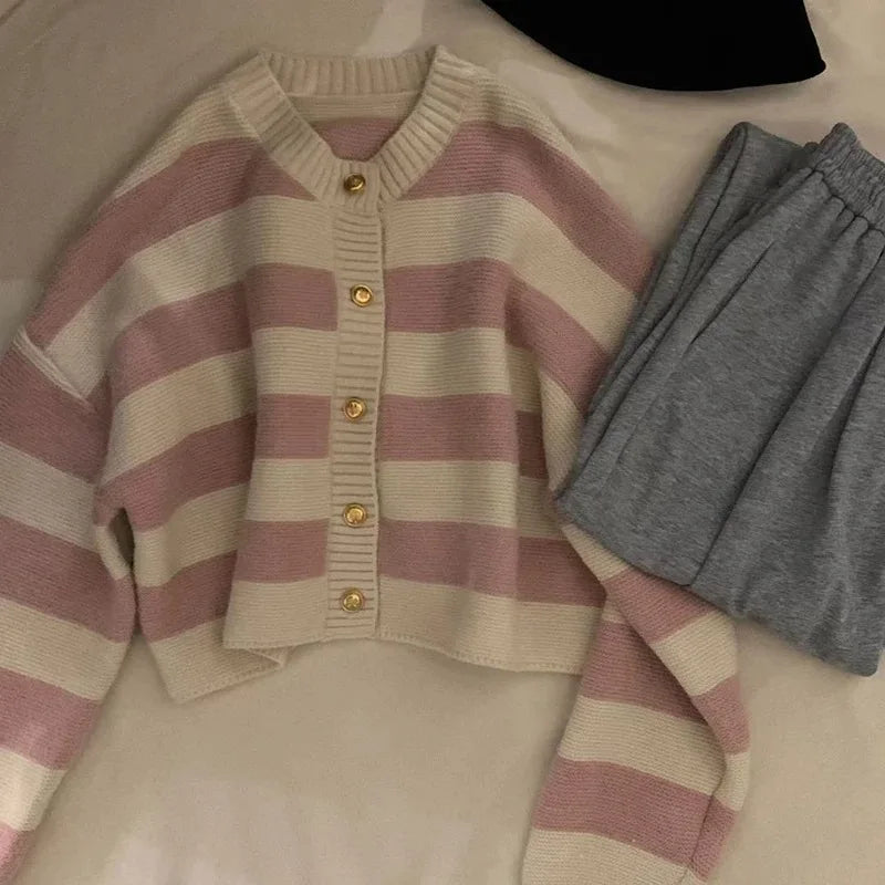 Women Chunky Knit Cropped Cardigan with Wide Stripes and Oversized Buttons