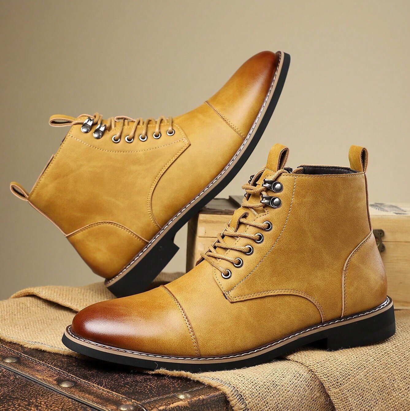 Men Leather Boots with Cushioned Insoles and Reinforced Stitching