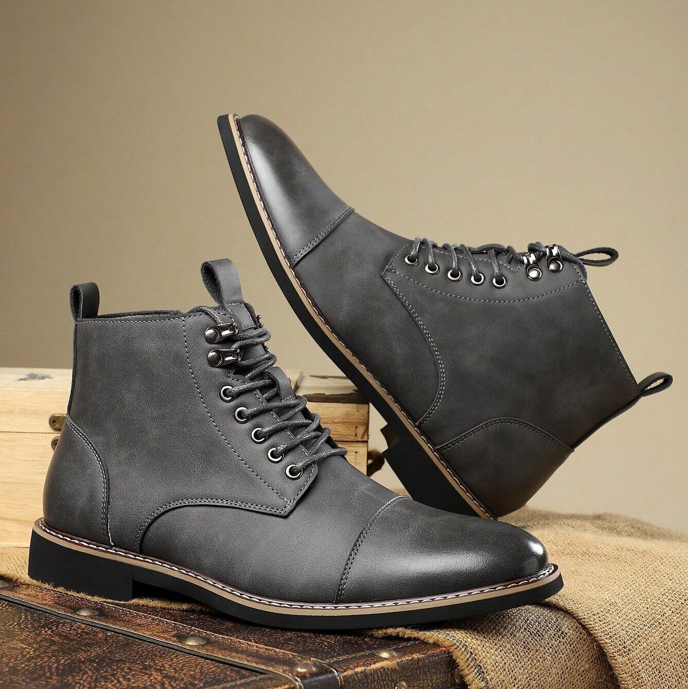 Men Leather Boots with Cushioned Insoles and Reinforced Stitching