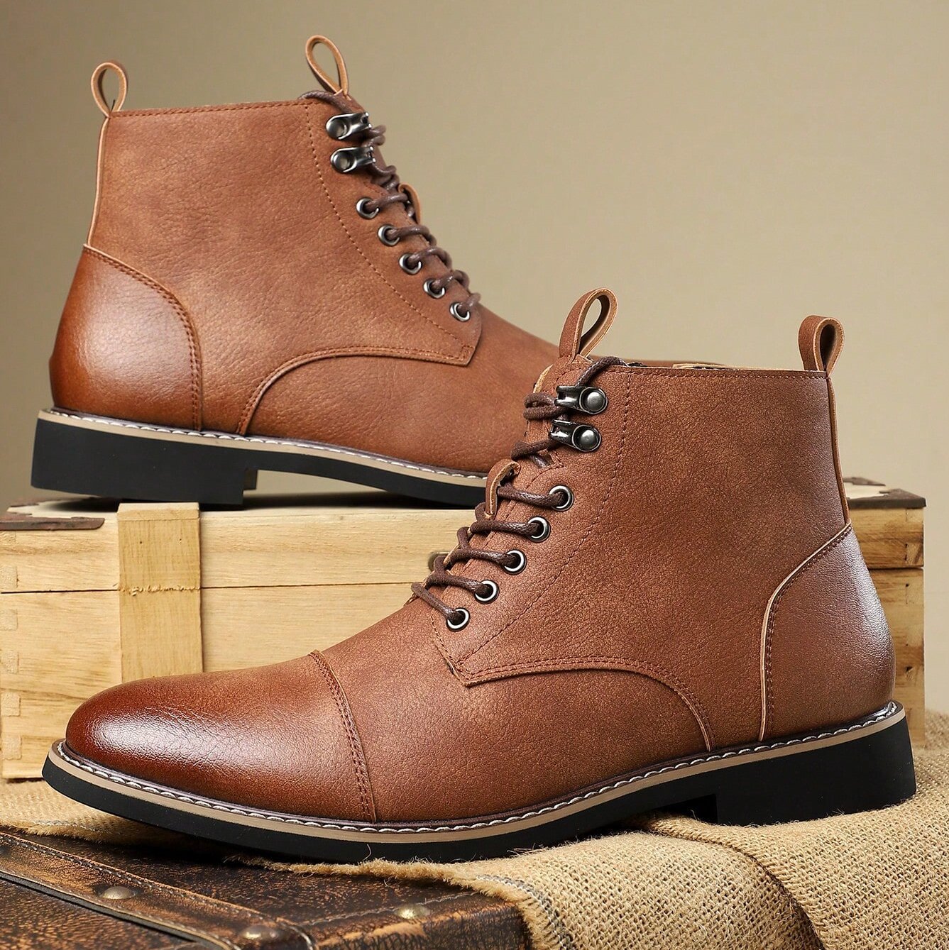 Men Leather Boots with Cushioned Insoles and Reinforced Stitching