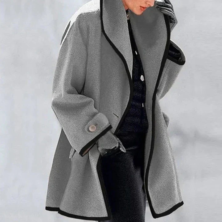 Women Winter Double-Breasted Wool Coat with Structured Tailoring and Smooth Lining