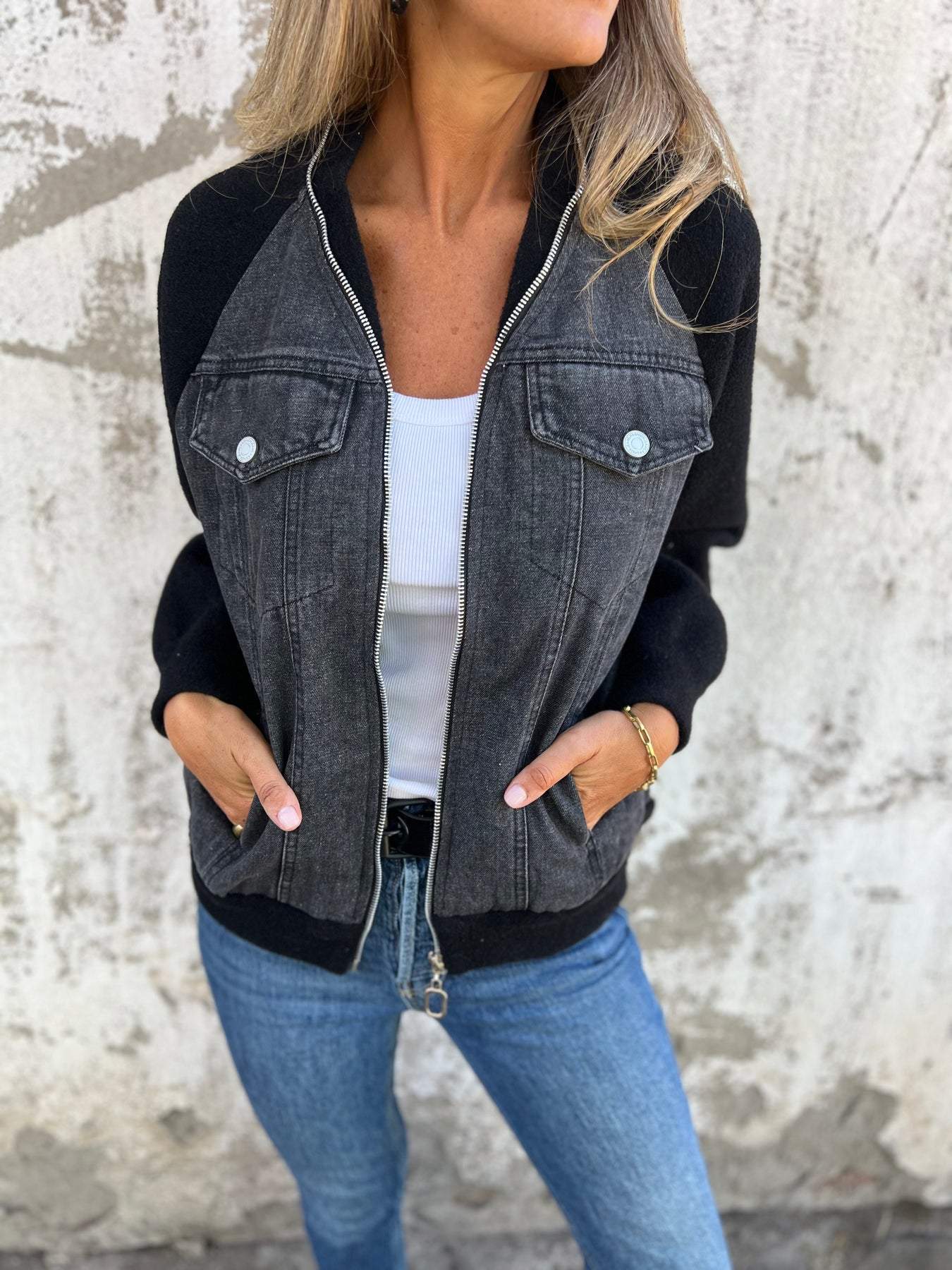 Zoe™ - Elegant and trendy denim jacket for a sophisticated style